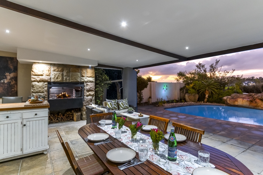 5 Bedroom Property for Sale in De Wijnlanden Residential Estate Western Cape